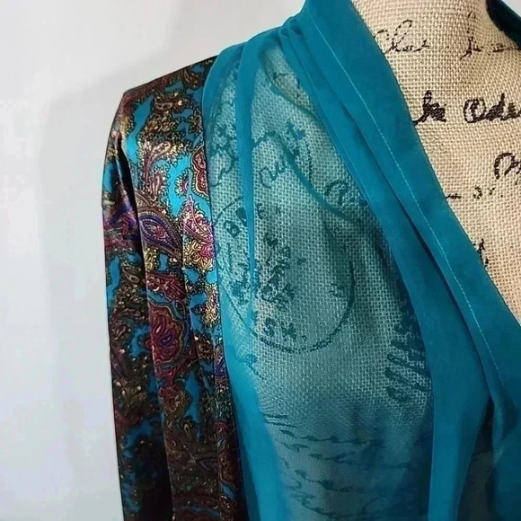 VICTORIA'S Secret Vintage Paisley Print Long Satin and Sheer robe. Size Medium - Picture 10 of 13
